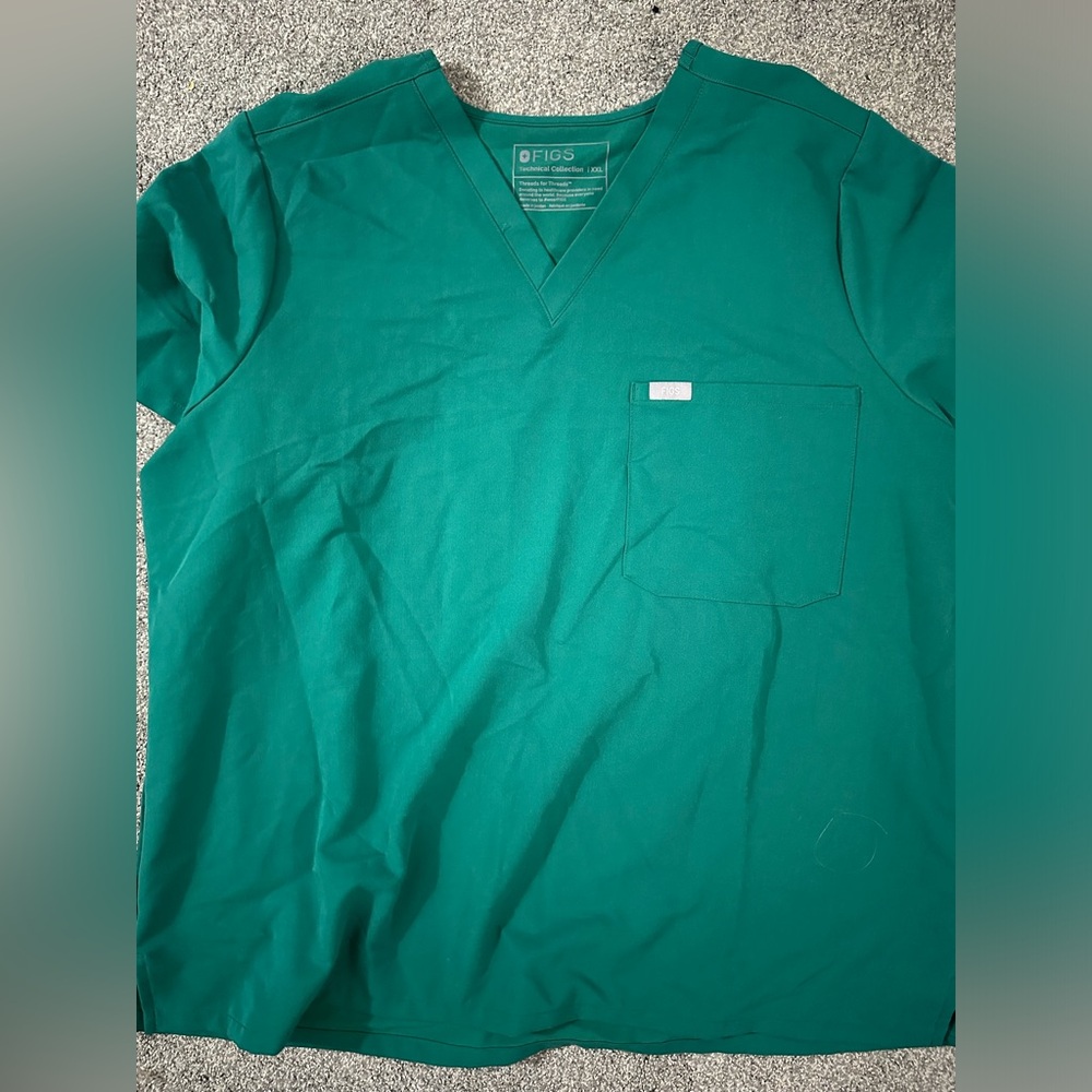 FIGS CATARINA SCRUB TOP